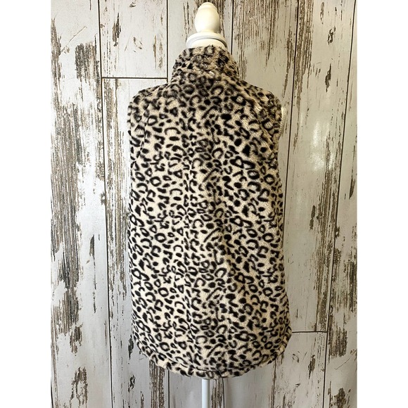 Reversable Red And Cheetah Vest - Picture 4 of 5